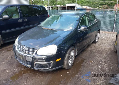 2010 Volkswagen Jetta Se z USA, uszkodzony, nr VIN 3VWRX7AJ0AM032753